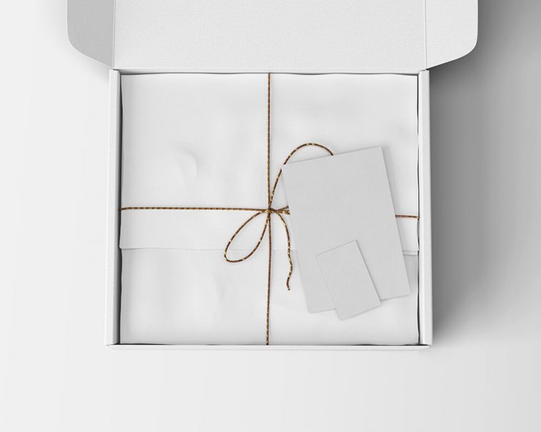 Free Gift Box With Greeting Card Mockup Packaging - Package Mockups